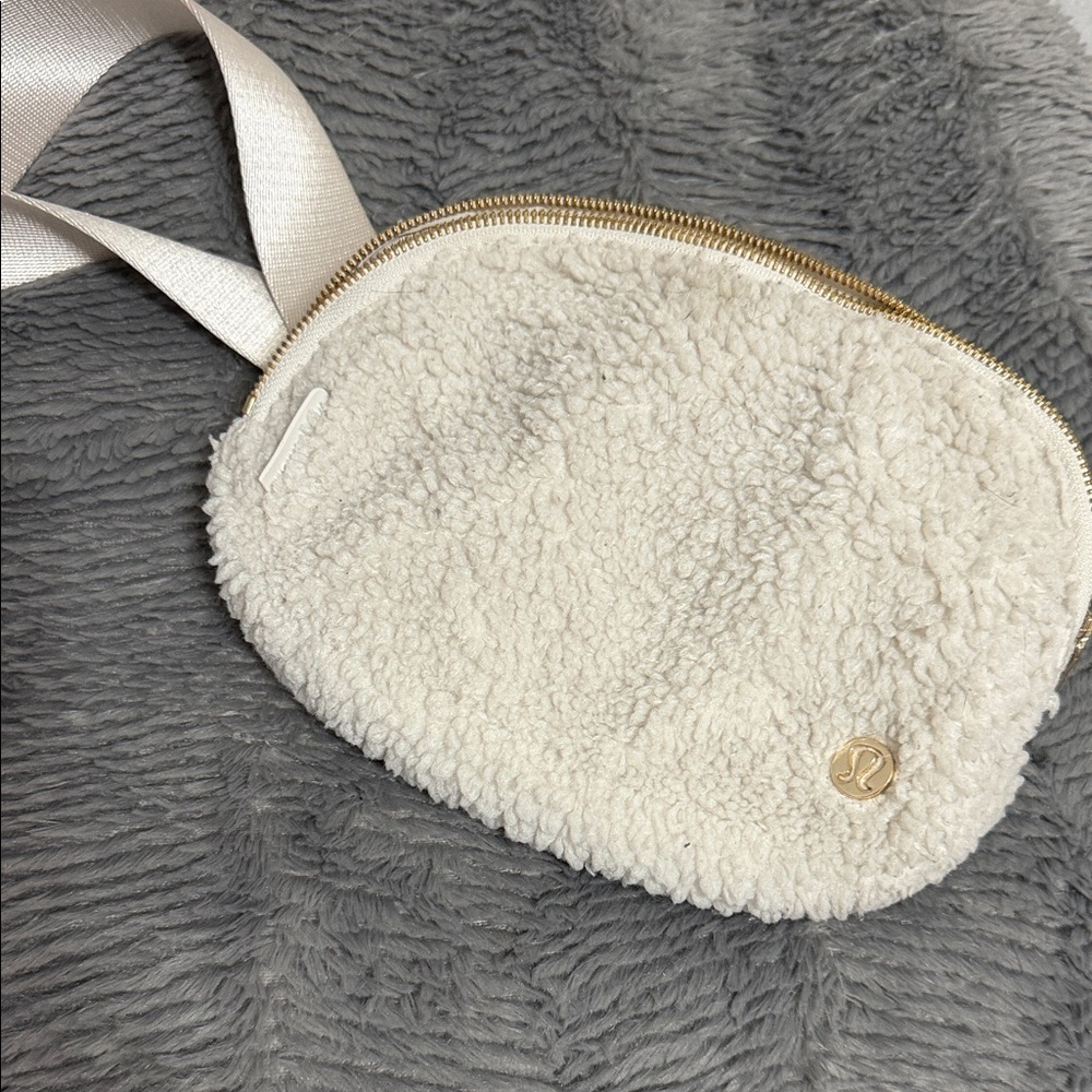 lululemon athletica Off-White Sherpa Crossbody Bag